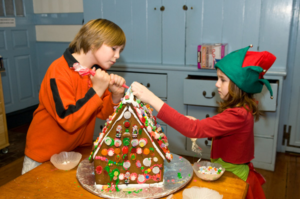 Gingerbread house: Step by step tutorial Gingerbread house: Step by step tutorial