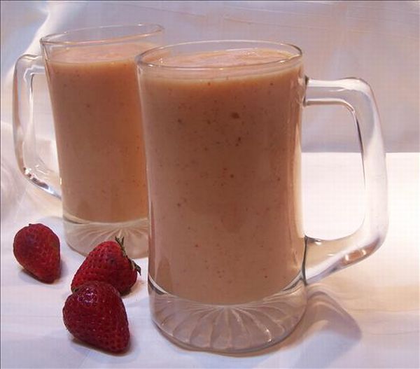 Mango ginger strawberry smoothie Mango ginger strawberry smoothie