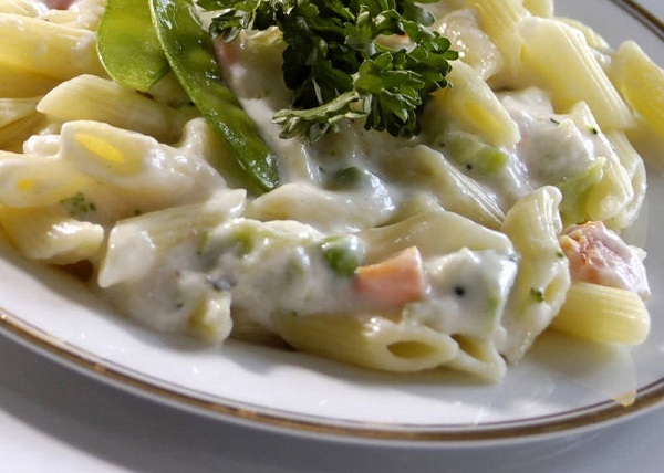 Pasta in White Sauce