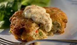top10_crabcakes_s4x3_lg