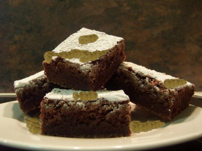 chocolate brownies with caramel sauce 2331